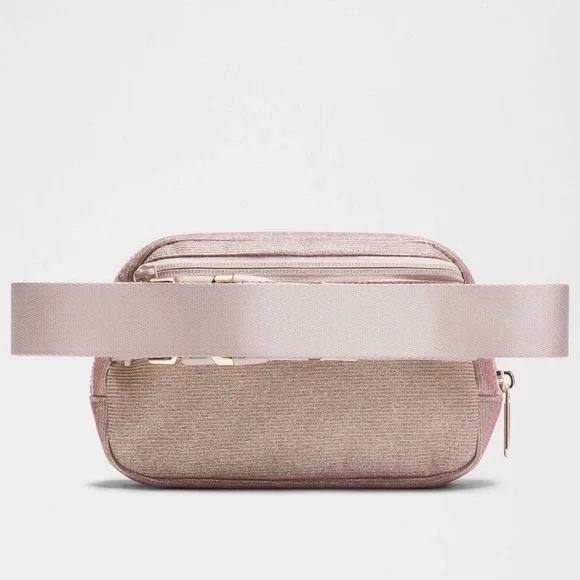 🆕 LULULEMON Everywhere Belt Bag 1L Glitter Pink Champagne/Muse/Gold NWT - Picture 4 of 17